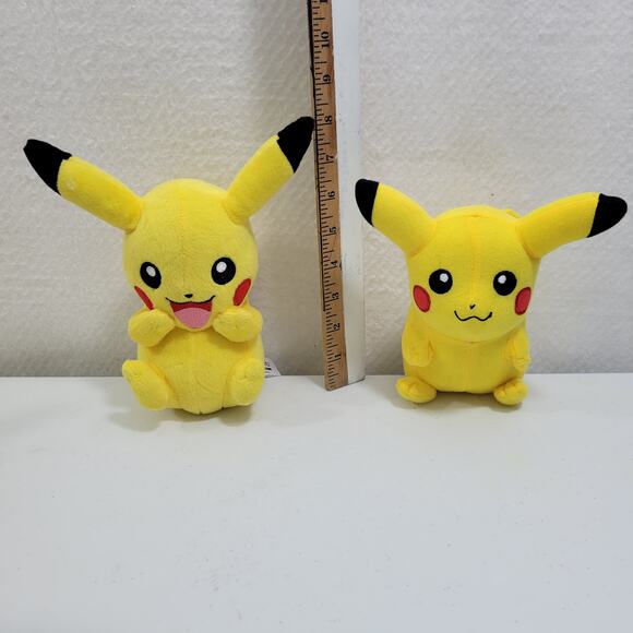 Pokemon Pikachu Lot of 2 Plush Black Tip Ears Size 9" & 7"  6224-3PL6 - Picture 4 of 4